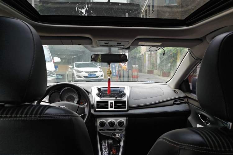 Used Toyota YARiS L Zhi Xuan 2015 1.5G Automatic Xuan Dong Sunroof Special Edition Headliner