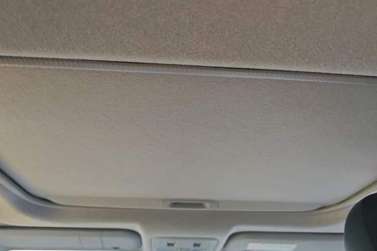 Used Toyota YARiS L Zhi Xuan 2015 1.5G Automatic Xuan Dong Sunroof Special Edition Headliner
