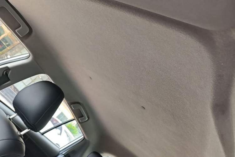 Used Toyota YARiS L Zhi Xuan 2015 1.5E Automatic Charm Edition Headliner