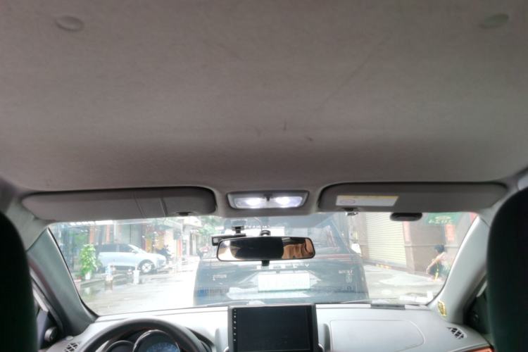 Used Toyota YARiS L Zhi Xuan 2015 1.5E Automatic Charm Edition Headliner