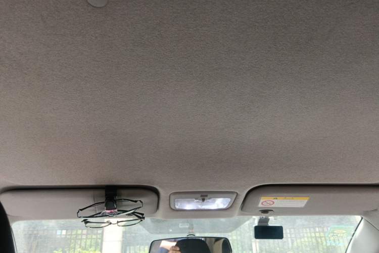 Used Toyota YARiS L Zhi Xuan 2015 1.5E Automatic Charm Edition Headliner