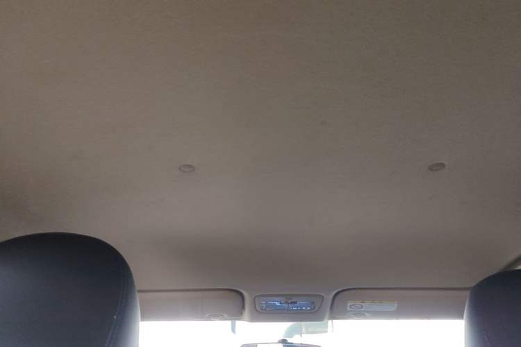 Used Toyota YARiS L Zhi Xuan 2015 1.5E Automatic Charm Edition Headliner
