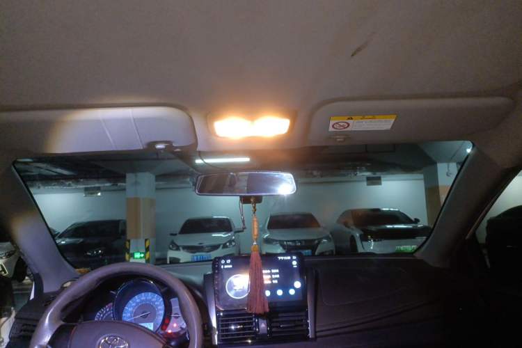 Used Toyota YARiS L Zhi Xuan 2015 1.5E Automatic Charm Edition Headliner