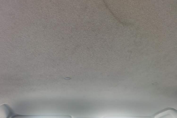 Used Toyota YARiS L Zhi Xuan 2015 1.5E Automatic Charm Edition Headliner