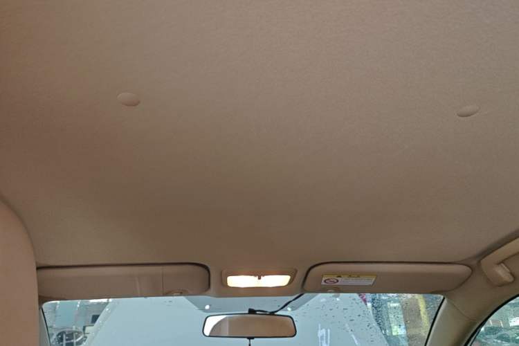 Used Toyota YARiS L Zhi Xuan 2015 1.5E Automatic Charm Edition Headliner