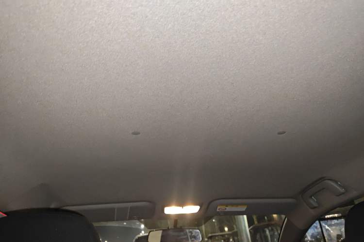 Used Toyota YARiS L Zhi Xuan 2015 1.5E Automatic Charm Edition Headliner