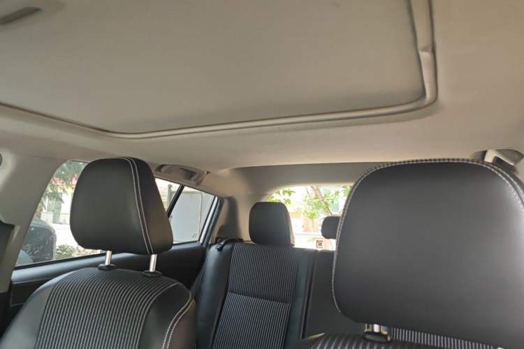 Used Toyota YARiS L Zhi Xuan 2015 1.5G Automatic Xuan Dong Sunroof Special Edition Headliner
