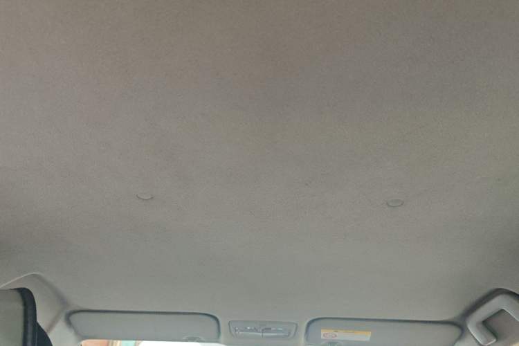 Used Toyota YARiS L Zhi Xuan 2015 1.5E Automatic Charm Edition Headliner
