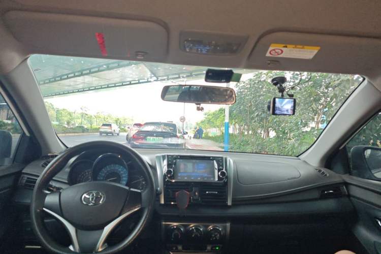 Used Toyota YARiS L Zhi Xuan 2015 1.5E Automatic Charm Edition Headliner
