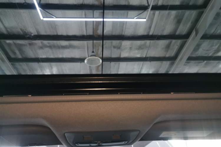 Used Toyota YARiS L Zhi Xuan 2015 1.5G Automatic Xuan Dong Sunroof Special Edition Headliner