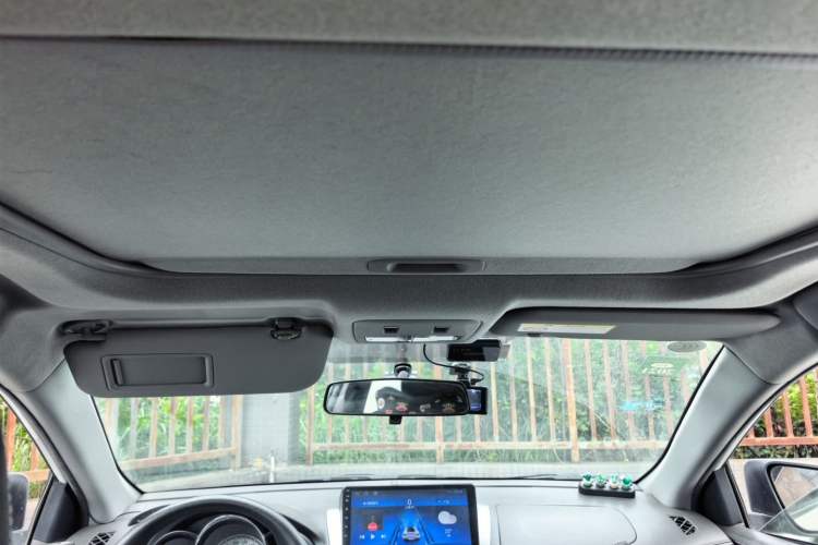 Used Toyota YARiS L Zhi Xuan 2015 1.5G Automatic Xuan Dong Sunroof Special Edition Headliner