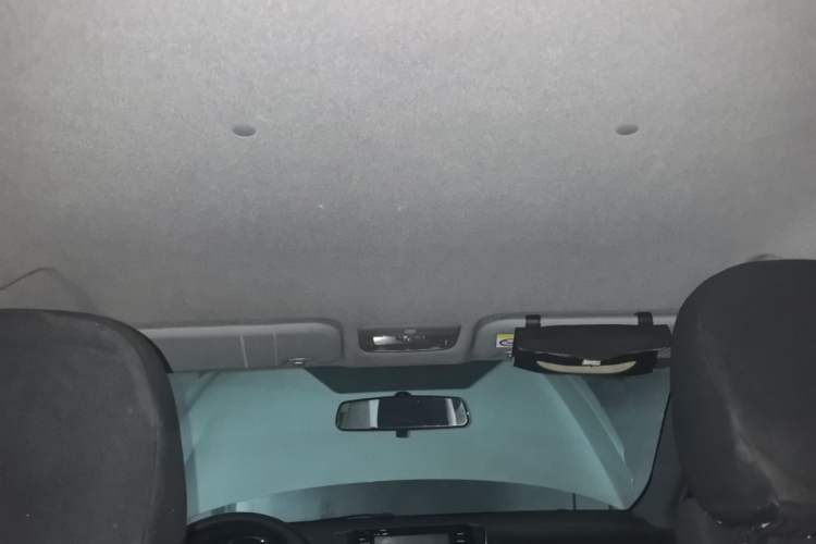 Used Toyota YARiS L Zhi Xuan 2015 1.5E Automatic Charm Edition Headliner