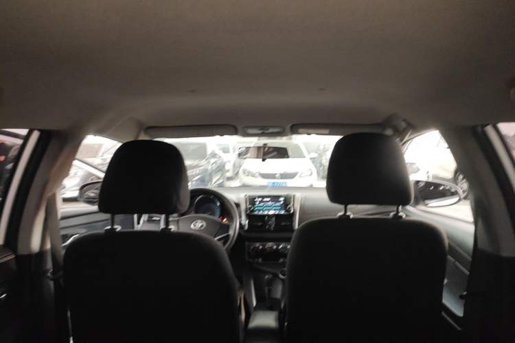 Used Toyota YARiS L Zhi Xuan 2015 1.5E Automatic Charm Edition Headliner