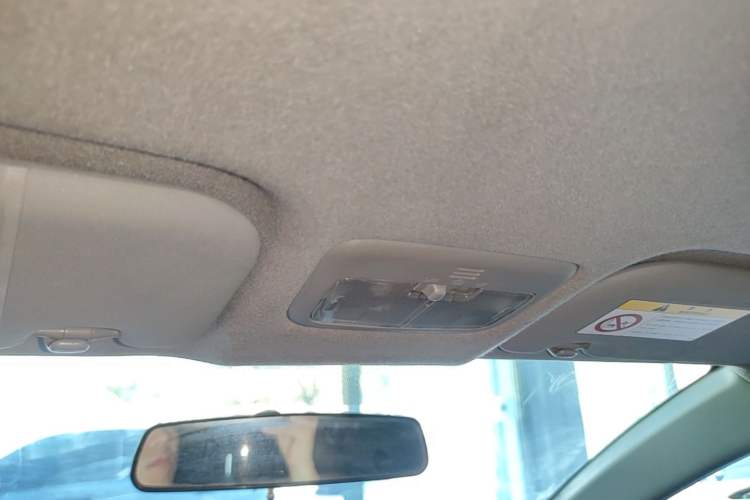 Used Toyota YARiS L Zhi Xuan 2015 1.5E Automatic Charm Edition Headliner