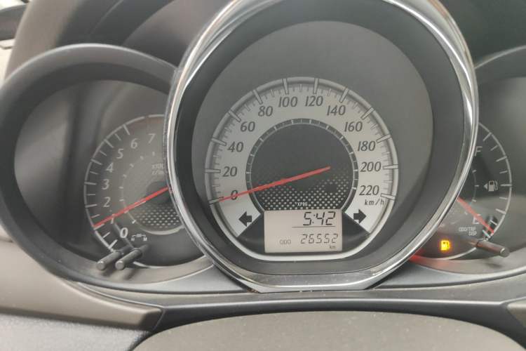 Used Toyota YARiS L Zhi Xuan 2015 1.5G Manual Xuan Dong Sunroof Special Edition Instrument Cluster