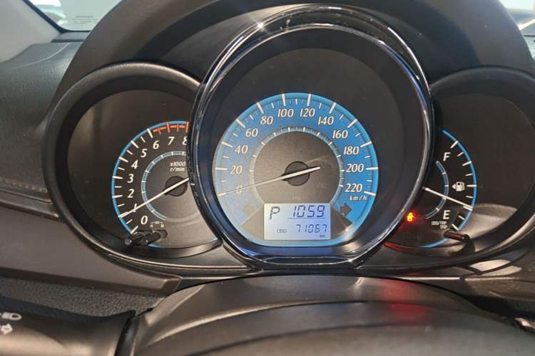 Used Toyota YARiS L Zhi Xuan 2015 1.5E Automatic Charm Edition Instrument Cluster
