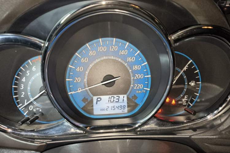 Used Toyota YARiS L Zhi Xuan 2015 1.5E Automatic Charm Edition Instrument Cluster