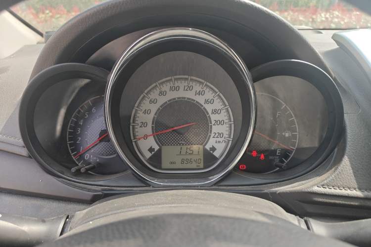 Used Toyota YARiS L Zhi Xuan 2015 1.5G Manual Xuan Dong Sunroof Special Edition Instrument Cluster