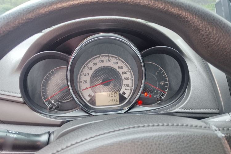 Used Toyota YARiS L Zhi Xuan 2015 1.5G Automatic Xuan Dong Sunroof Special Edition Instrument Cluster