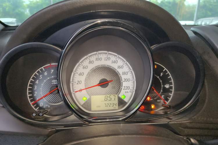 Used Toyota YARiS L Zhi Xuan 2015 1.5G Manual Xuan Dong Sunroof Special Edition Instrument Cluster