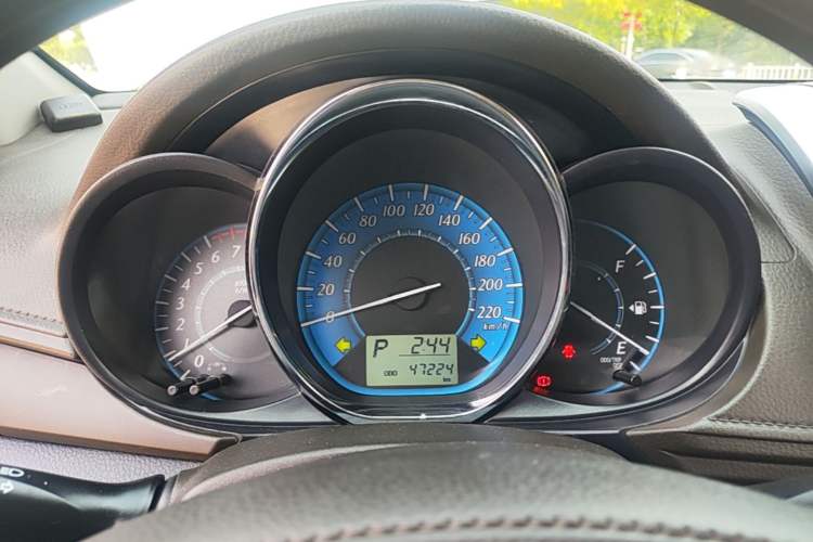 Used Toyota YARiS L Zhi Xuan 2015 1.5E Automatic Charm Edition Instrument Cluster