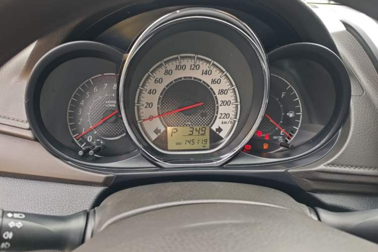Used Toyota YARiS L Zhi Xuan 2015 1.5G Automatic Xuan Dong Sunroof Special Edition Instrument Cluster