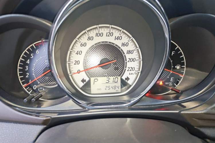 Used Toyota YARiS L Zhi Xuan 2015 1.5G Automatic Xuan Dong Sunroof Special Edition Instrument Cluster