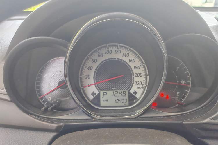 Used Toyota YARiS L Zhi Xuan 2015 1.5G Automatic Xuan Dong Sunroof Special Edition Instrument Cluster