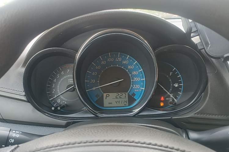 Used Toyota YARiS L Zhi Xuan 2015 1.5E Automatic Charm Edition Instrument Cluster