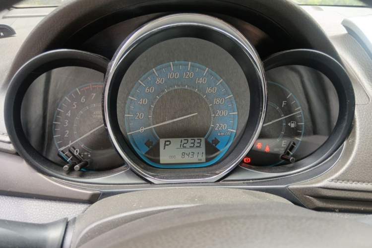 Used Toyota YARiS L Zhi Xuan 2015 1.5E Automatic Charm Edition Instrument Cluster