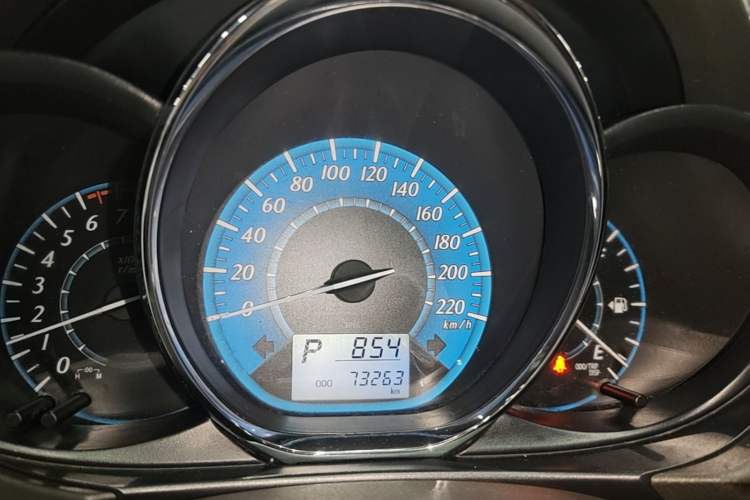 Used Toyota YARiS L Zhi Xuan 2015 1.5E Automatic Charm Edition Instrument Cluster