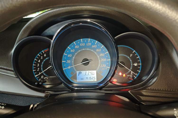 Used Toyota YARiS L Zhi Xuan 2015 1.5E Automatic Charm Edition Instrument Cluster