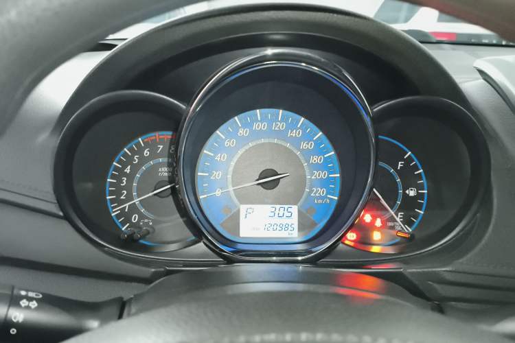 Used Toyota YARiS L Zhi Xuan 2015 1.5E Automatic Charm Edition Instrument Cluster