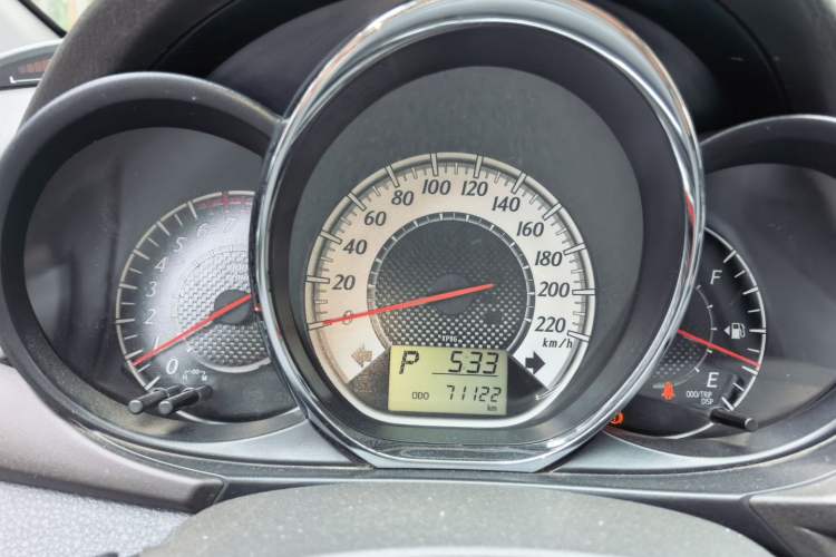 Used Toyota YARiS L Zhi Xuan 2015 1.5G Automatic Xuan Dong Sunroof Special Edition Instrument Cluster