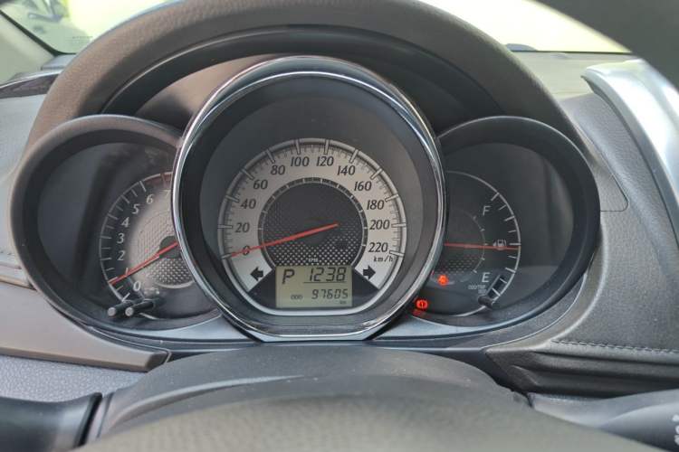 Used Toyota YARiS L Zhi Xuan 2015 1.5G Automatic Xuan Dong Sunroof Special Edition Instrument Cluster