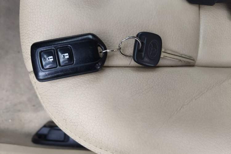 Used Toyota YARiS L Zhi Xuan 2015 1.5E Automatic Charm Edition Interior 1