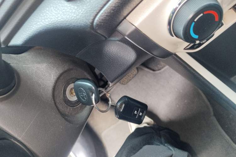 Used Toyota YARiS L Zhi Xuan 2015 1.5G Automatic Xuan Dong Sunroof Special Edition Interior 1