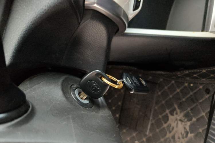 Used Toyota YARiS L Zhi Xuan 2015 1.5G Automatic Xuan Dong Sunroof Special Edition Interior 1