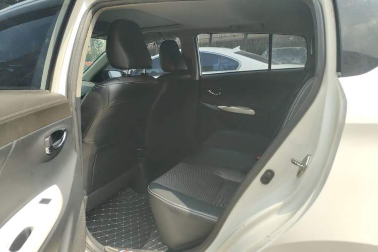Used Toyota YARiS L Zhi Xuan 2015 1.5G Manual Xuan Dong Sunroof Special Edition Interior 1