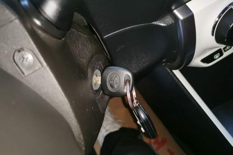 Used Toyota YARiS L Zhi Xuan 2015 1.5G Automatic Xuan Dong Sunroof Special Edition Interior 1