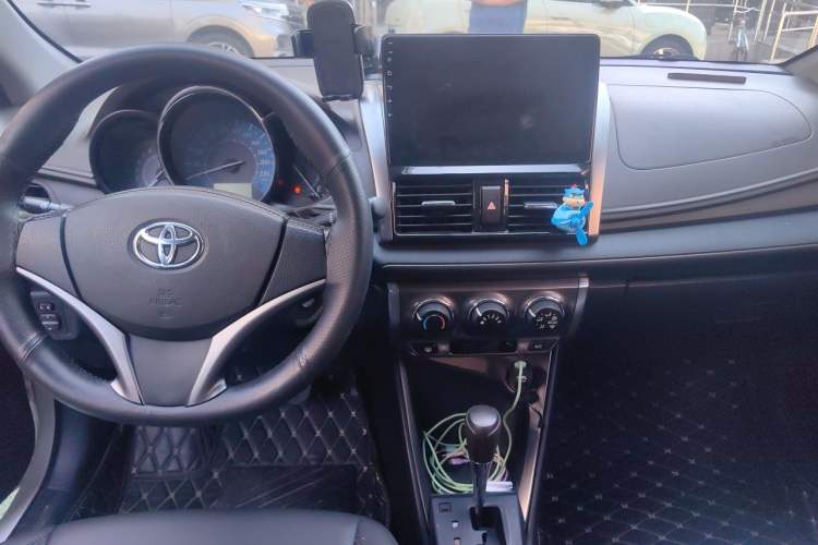Used Toyota YARiS L Zhi Xuan 2015 1.5E Automatic Charm Edition Interior 2
