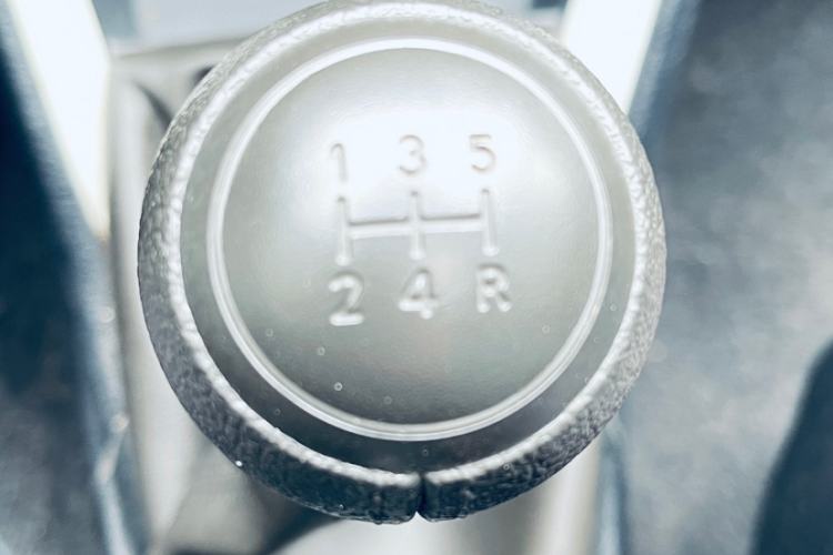 Used Toyota YARiS L Zhi Xuan 2015 1.5G Manual Xuan Dong Sunroof Special Edition Interior 2