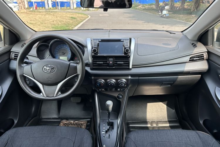 Used Toyota YARiS L Zhi Xuan 2015 1.5E Automatic Charm Edition Interior 3