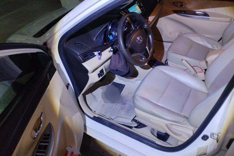 Used Toyota YARiS L Zhi Xuan 2015 1.5E Automatic Charm Edition Interior 3