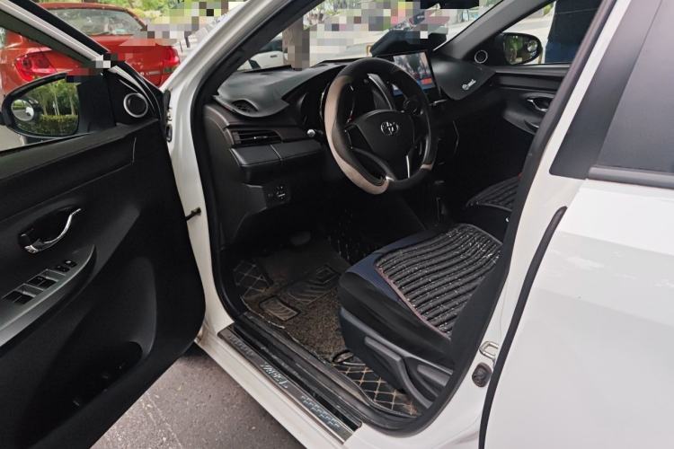 Used Toyota YARiS L Zhi Xuan 2015 1.5E Automatic Charm Edition Interior 3
