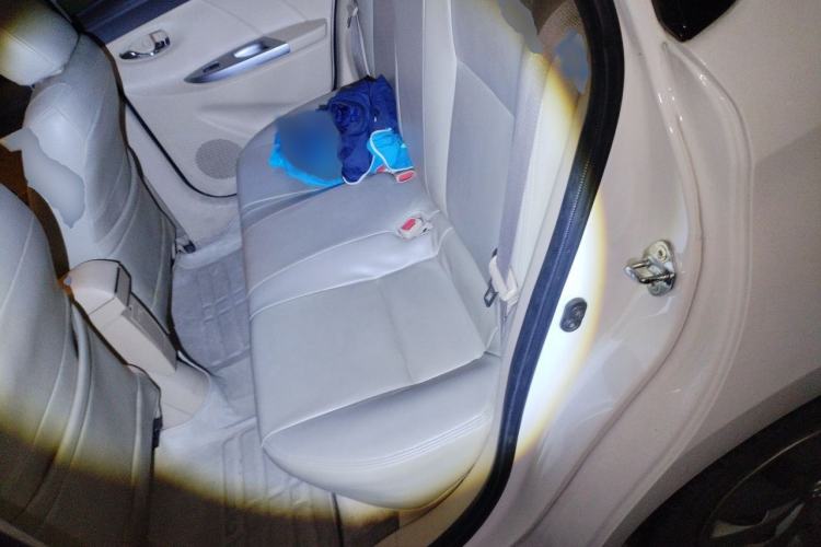 Used Toyota YARiS L Zhi Xuan 2015 1.5E Automatic Charm Edition Interior 4