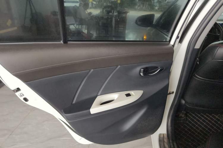 Used Toyota YARiS L Zhi Xuan 2015 1.5G Manual Xuan Dong Sunroof Special Edition Interior 5