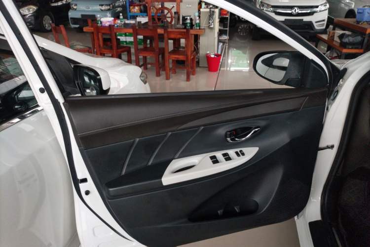 Used Toyota YARiS L Zhi Xuan 2015 1.5G Automatic Xuan Dong Sunroof Special Edition Left Front Door Interior