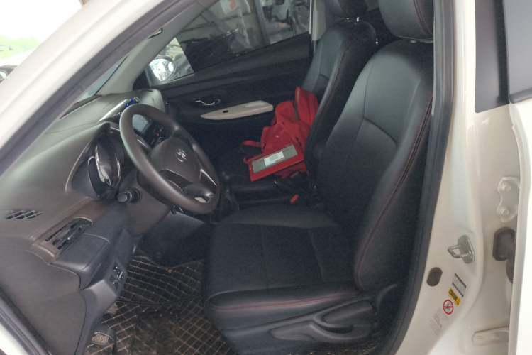 Used Toyota YARiS L Zhi Xuan 2015 1.5G Manual Xuan Dong Sunroof Special Edition Left Front Seat