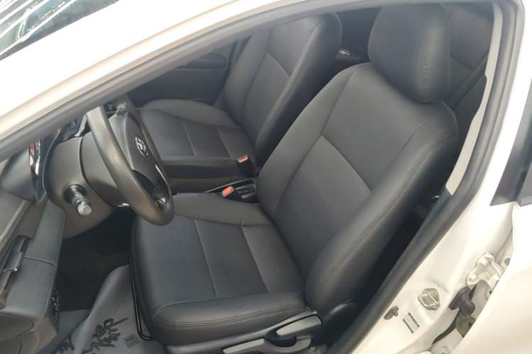Used Toyota YARiS L Zhi Xuan 2015 1.5E Automatic Charm Edition Left Front Seat